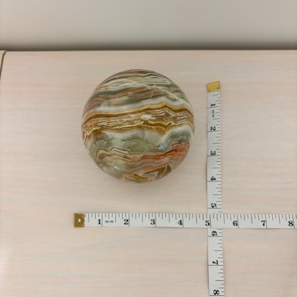 Large Onyx Sphere - Approx. 4" Diameter / 12" Circumference - Picture 6 of 7